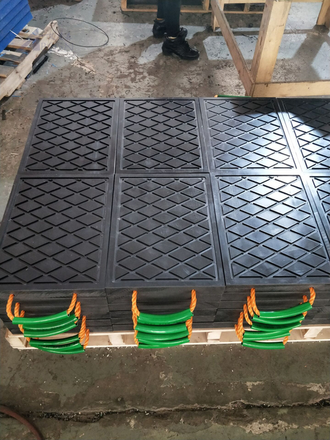 China Best Selling Mobile Truck Construction Crane Outrigger Pads Price Quality