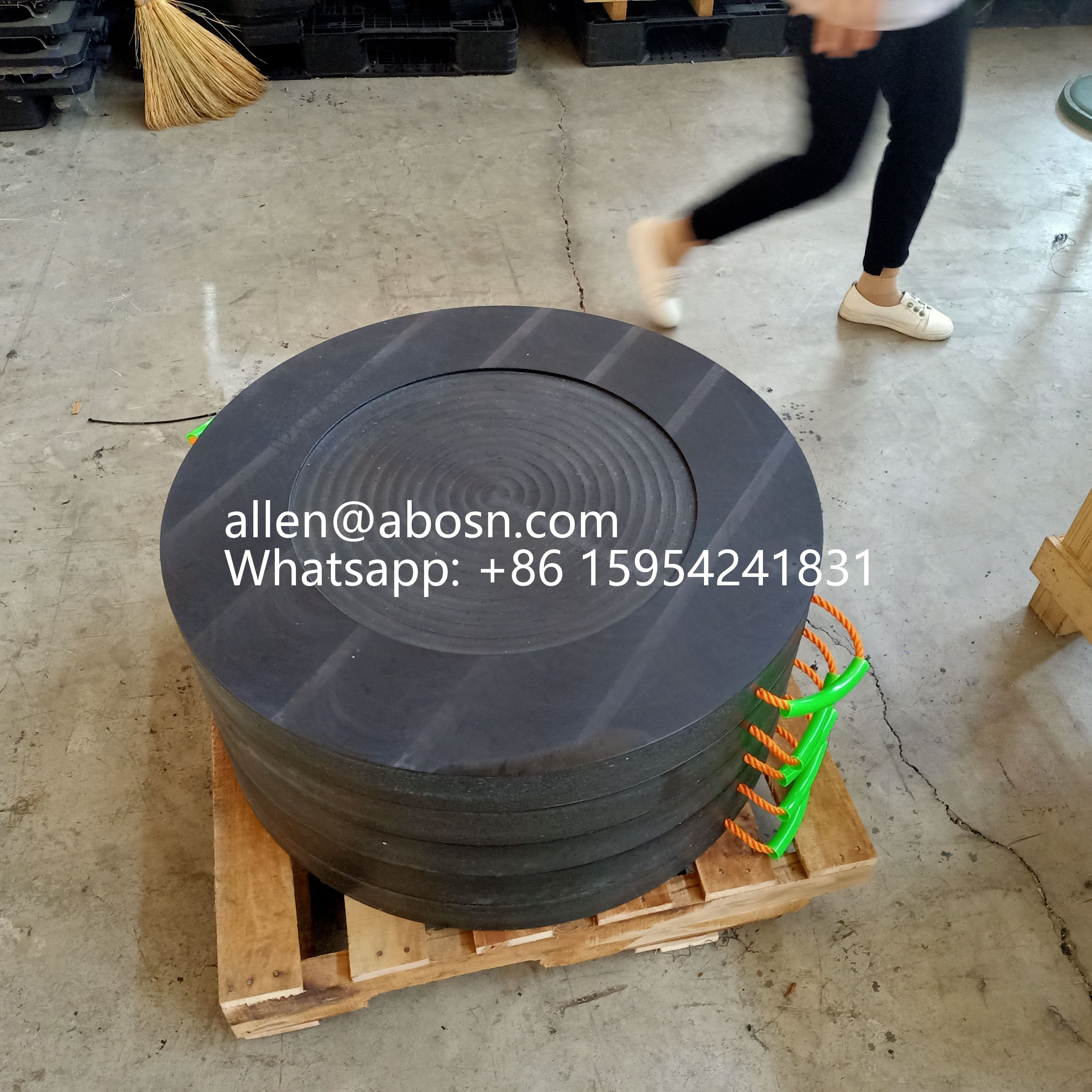 Round Customized Plastic Crane Outrigger Pad For Portable