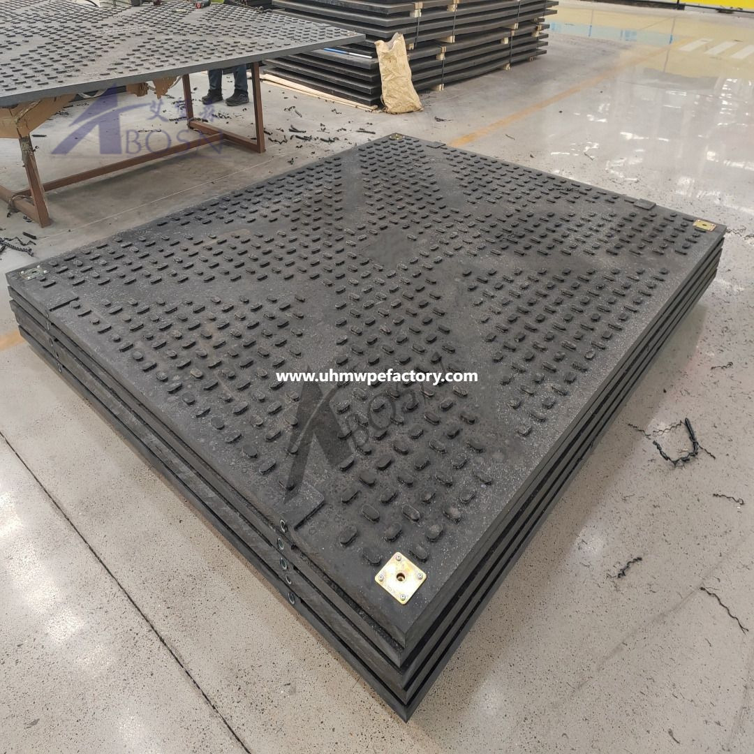 CE/ISO certificate 3000*2500mm 40mm Thick Ground Protection Mat with Overlap for UK/Europe Construction Site